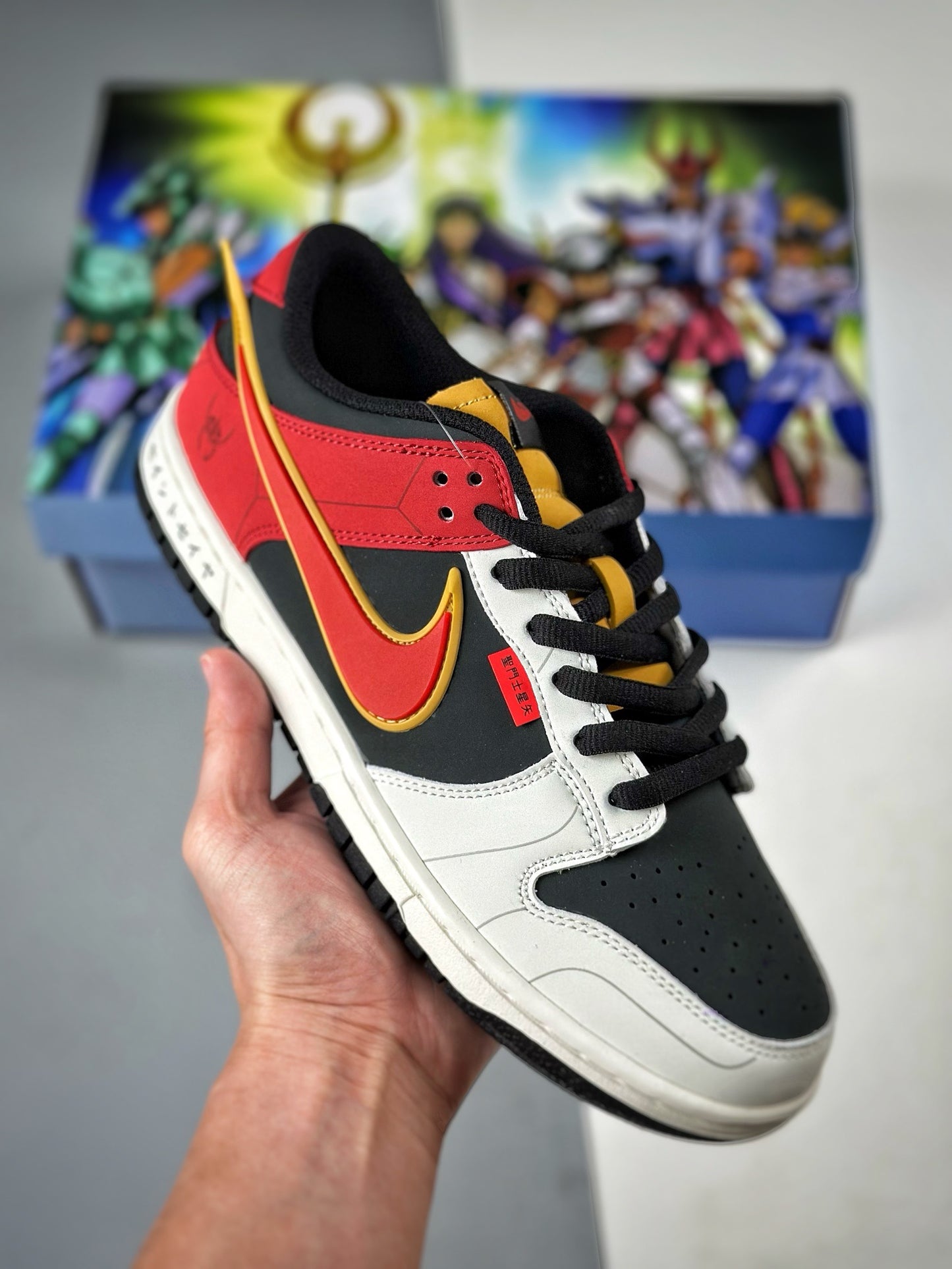 (J) NIKE, Otomo Katsuhiro co-branded summer style Saint Seiya black and red