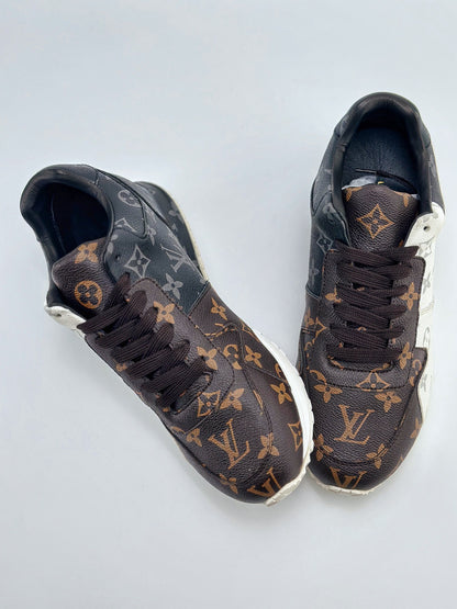 (J) Louis Vuitton Arch light sneakers