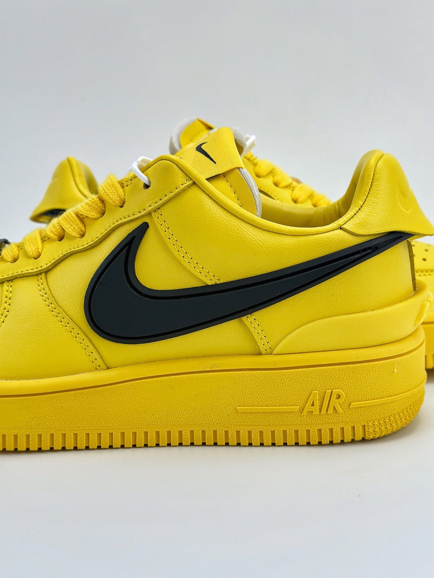 (J)  Air force 1 low 07 x ambush (yellow and black large hook)