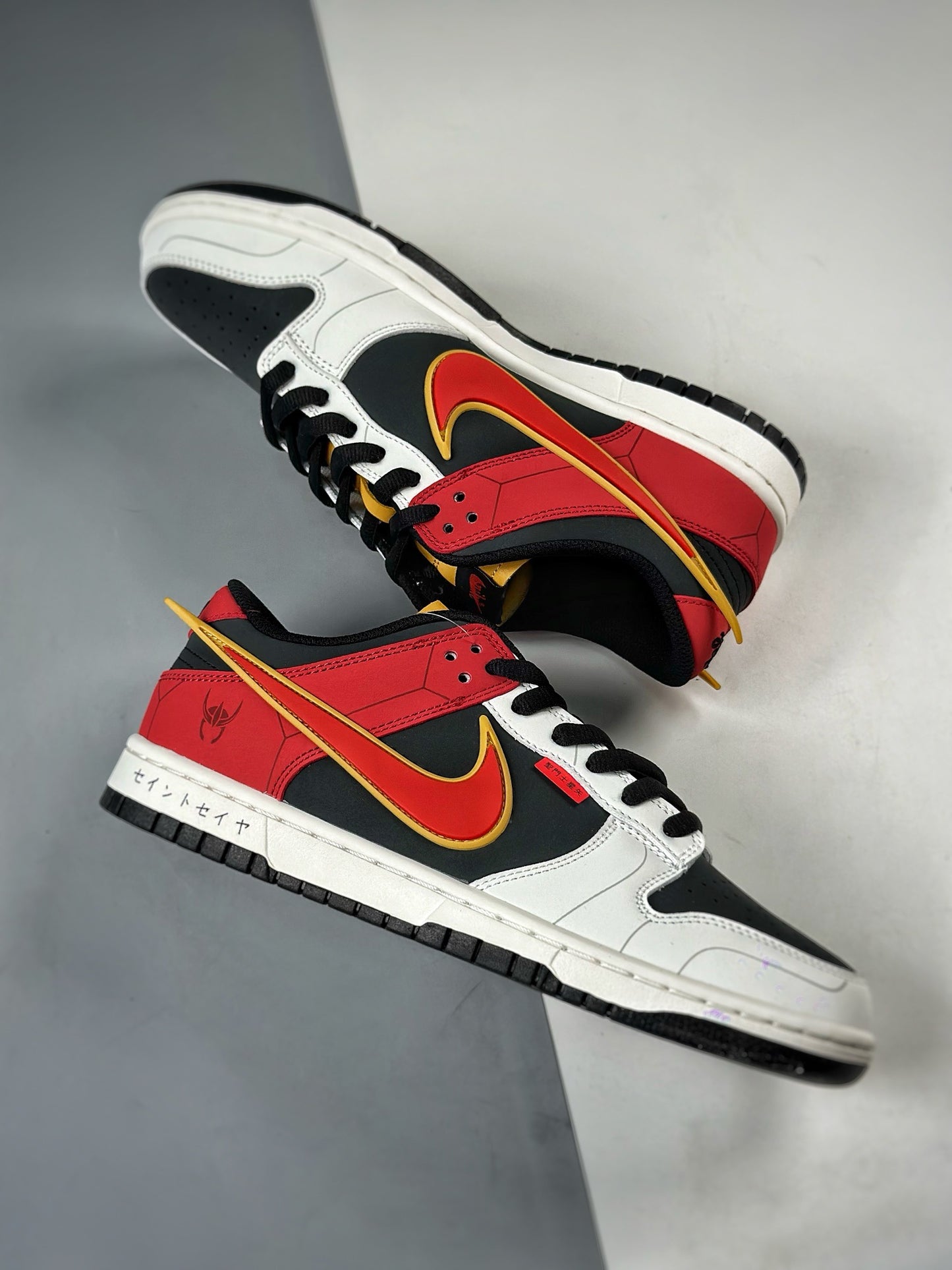 (J) NIKE, Otomo Katsuhiro co-branded summer style Saint Seiya black and red