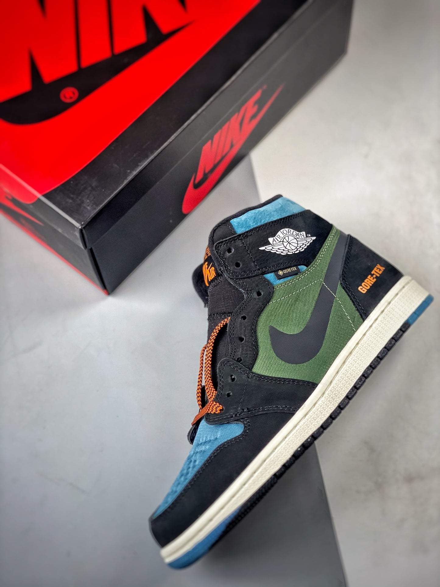 (J)  Aj1 high-top series.