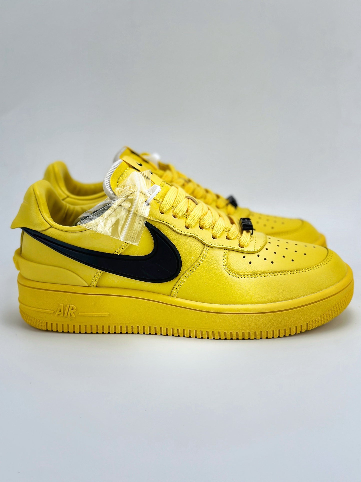 (J)  Air force 1 low 07 x ambush (yellow and black large hook)