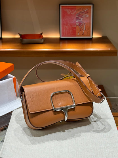 (A) Butt bag, first layer epsom original leather, high-grade electroplated hardware, size: 22*14*6,